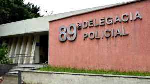 Idoso de 77 anos é preso por estupro de vulnerável enquanto tentava deixar o Rio