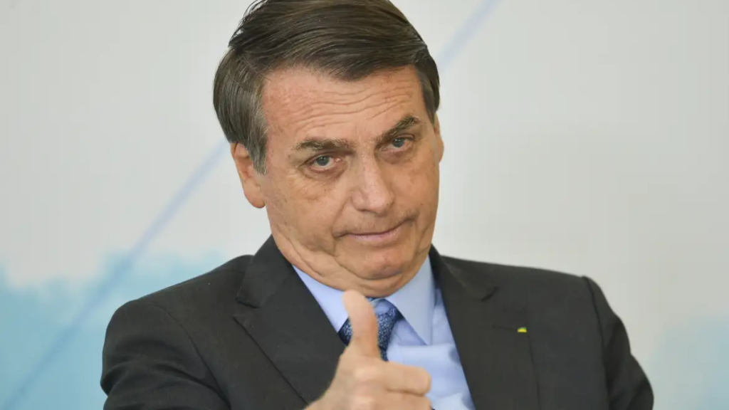 Moraes autoriza depoimento de Bolsonaro sobre arma apreendida com segurança