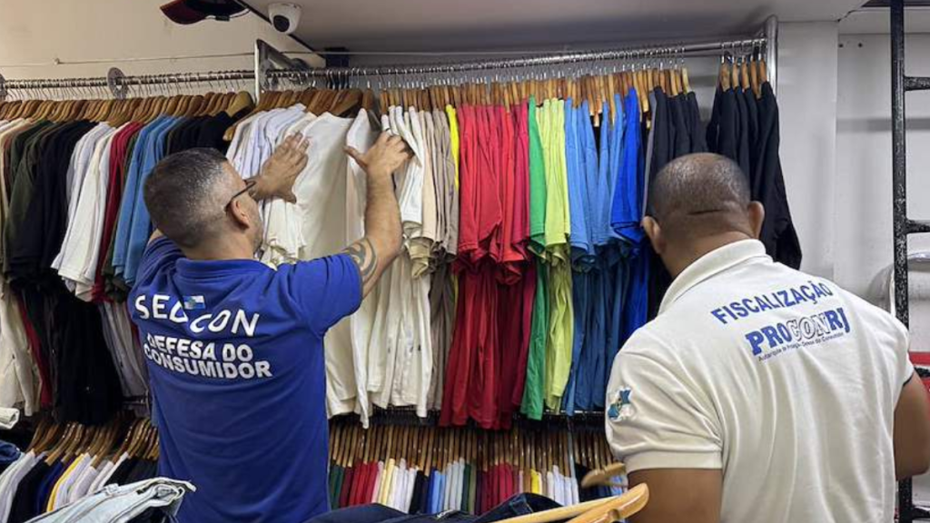 Fiscalização apreende toneladas de produtos falsos na Baixada