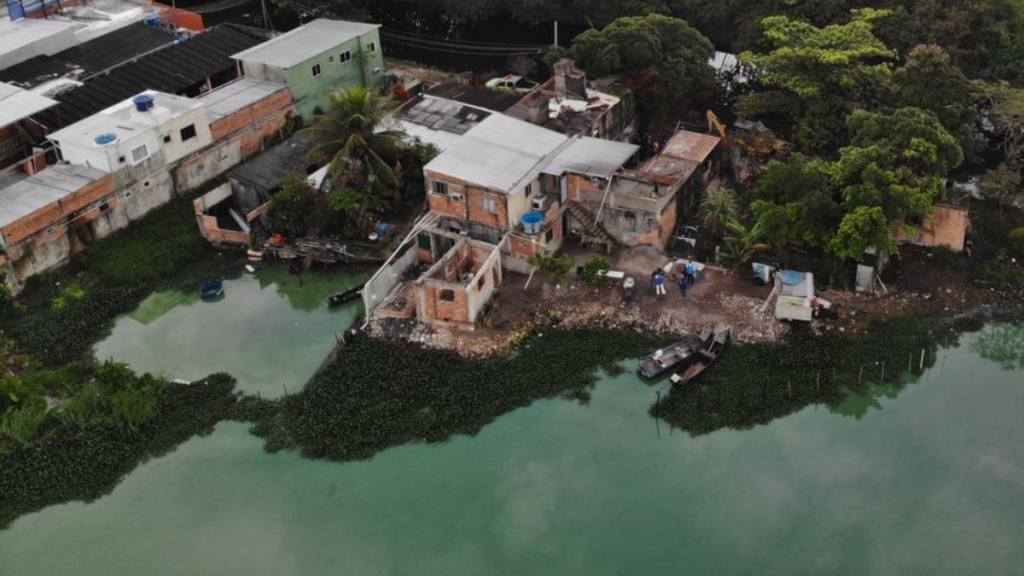 Justiça dá prazo para Prefeitura do Rio agir contra construções irregulares em área ambiental