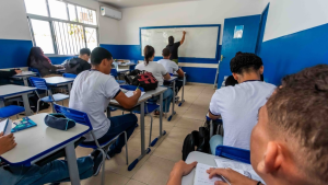 Escolas do Rio deverão adaptar conteúdos para estudantes com daltonismo