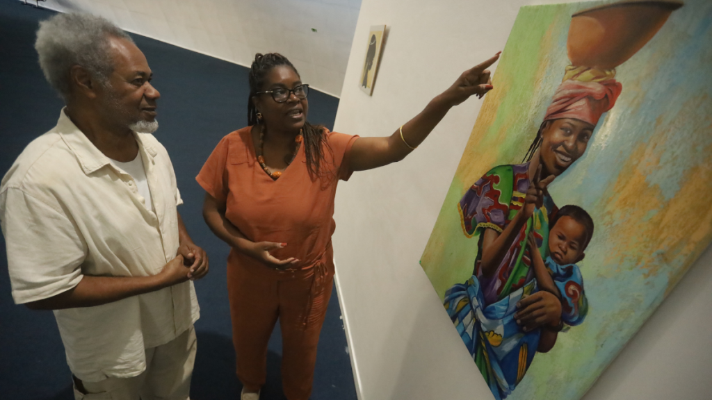 Caminho Niemeyer recebe exposição gratuita dedicada à cultura africana