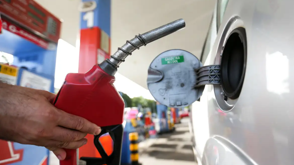 Gasolina pode ter mais etanol nos próximos meses; entenda a proposta