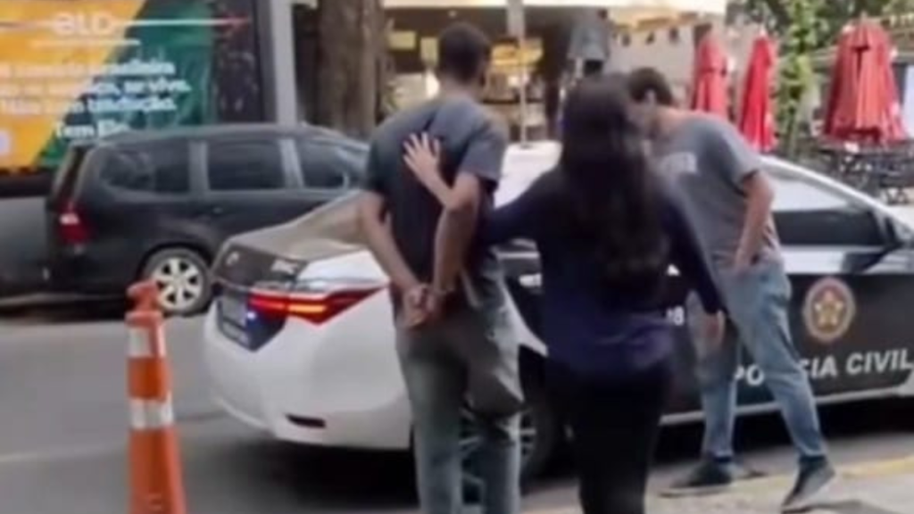 Homem é preso por feminicídio após vítima ser encontrada em piscina de hotel na Zona Sul