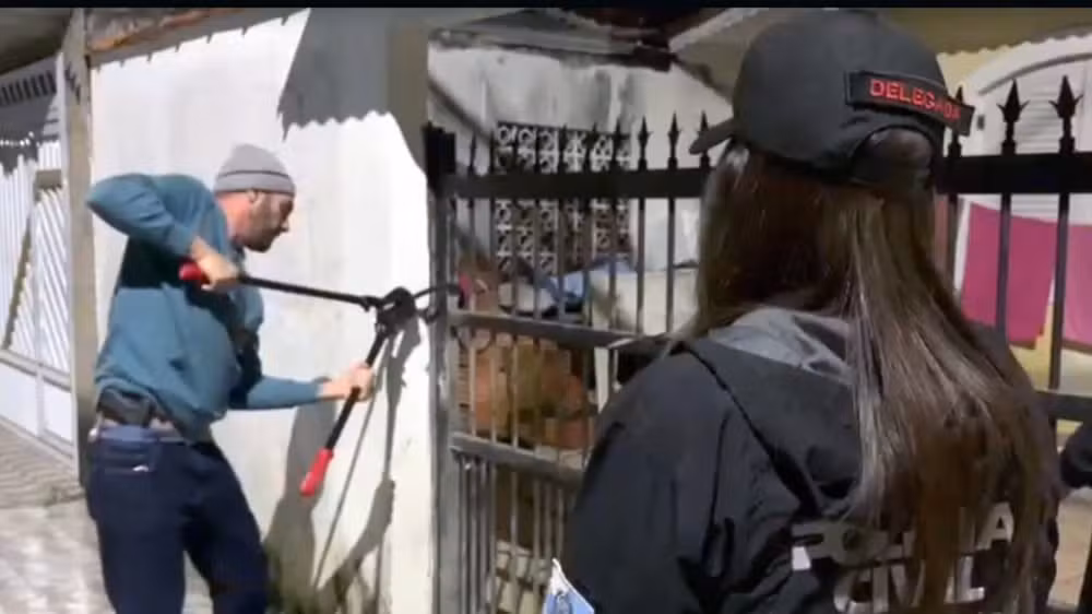 Polícia faz operação contra grupo que aplicava golpes em servidores do TCE-RJ 25 08drci 1