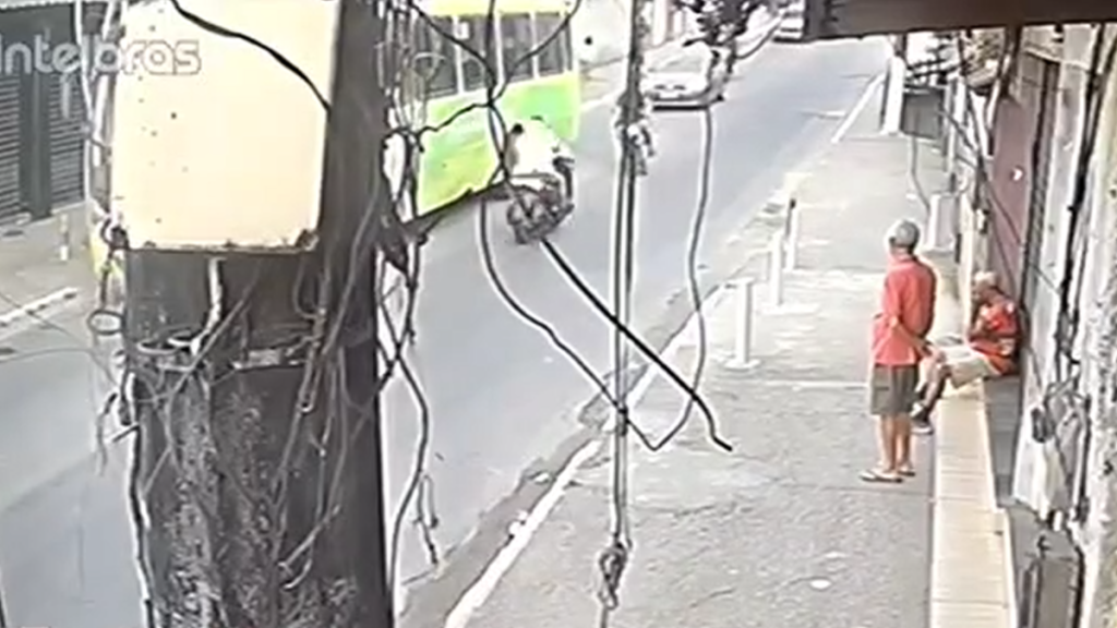 Acidente entre motociclistas deixa três feridos em Niterói