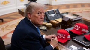 Trump é condenado a pagar U$ 5 mihões para escritora por abuso sexual e difamação