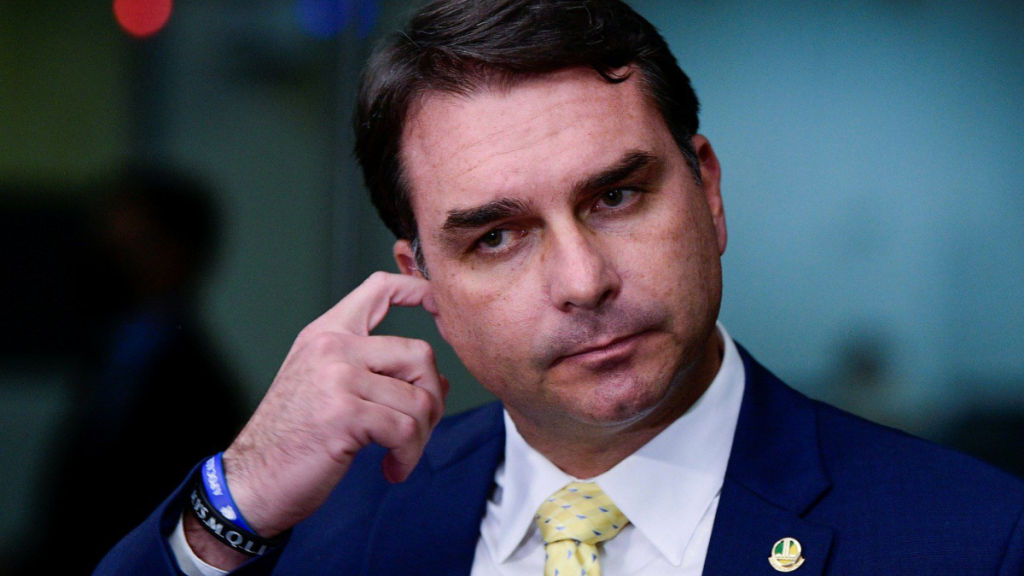 PP e União Brasil devem retirar apoio à candidatura de Flávio Bolsonaro