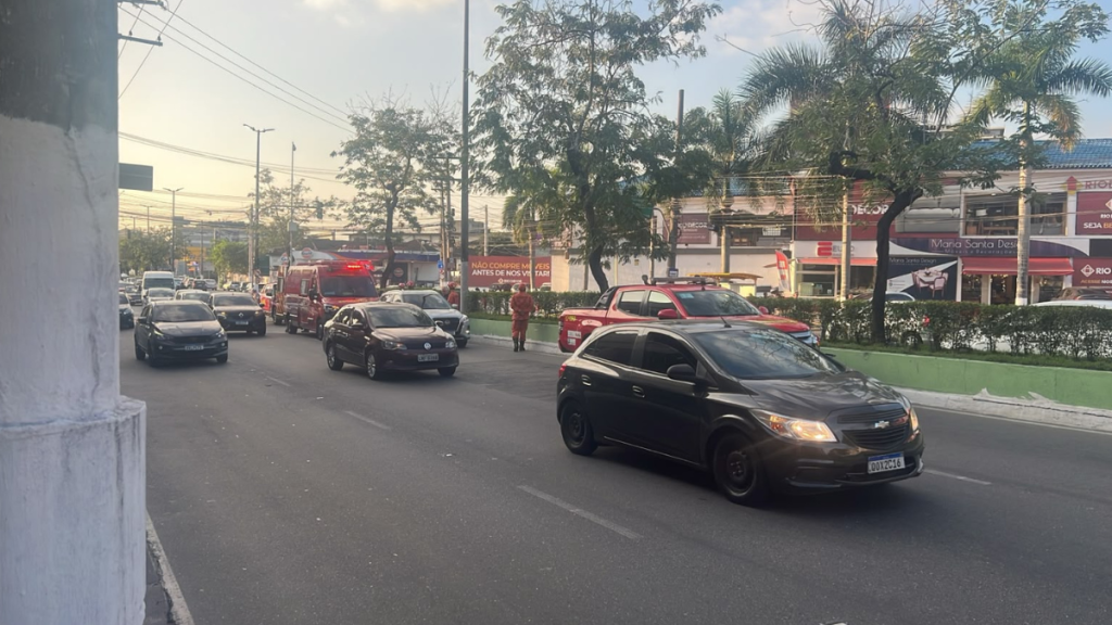 Mulher fica ferida em acidente em Niterói