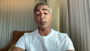 Romário declara abrir mão de salário como senador enquanto estiver nos EUA