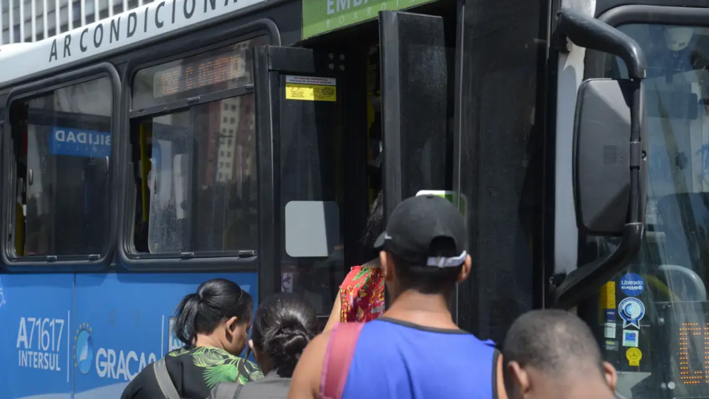 Greve de rodoviários no Rio é suspensa sob ameaça de multa