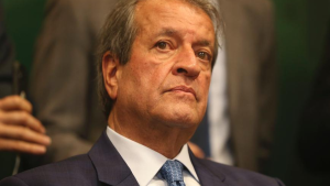 STF bloqueia bens de Valdemar Costa Neto após indicação da PF