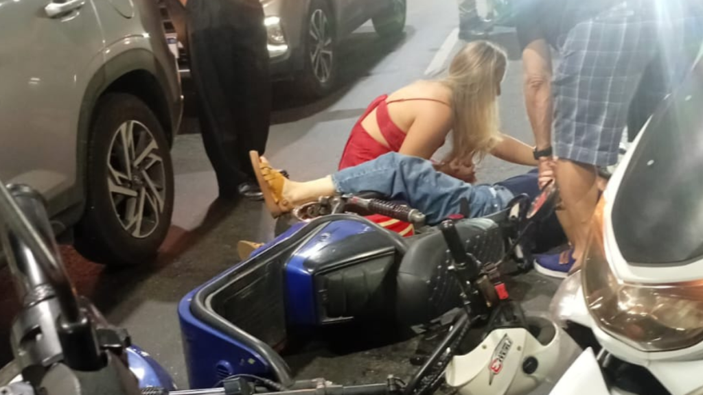Acidente em túnel deixa ferido e para o trânsito em Niterói