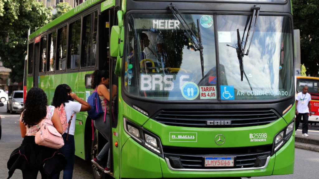 Rodoviários do Rio mantém estado de greve