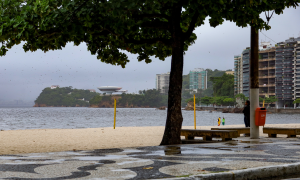 Defesa Civil de Niterói monitora condições climáticas e alerta população para a possibilidade de ventos moderados a fortes nesta quarta-feira.