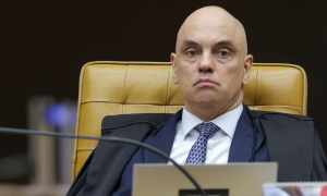 Alexandre de Moraes assume presidência temporária do STF