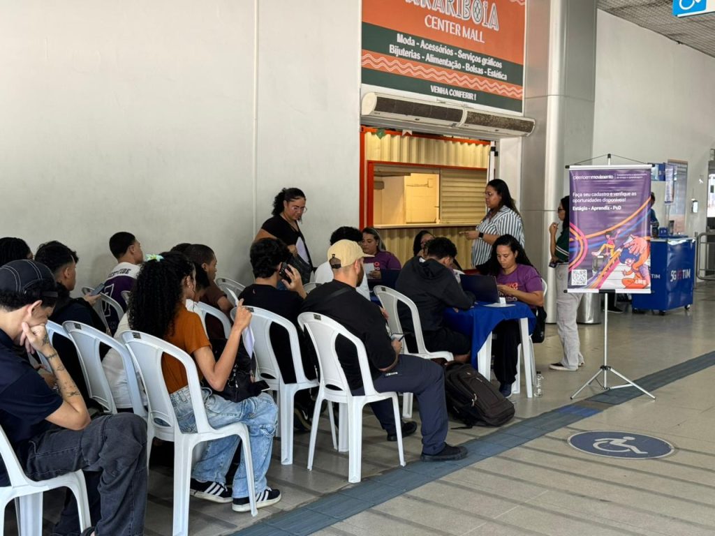 Fila impressiona em mutirão que oferece vagas de estágio e jovem aprendiz em Niterói 25 WhatsApp Image 2026 07 01 at 12.52.16