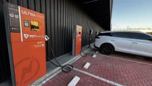 Carregadores de carros elétricos no estacionamento do Mercado Municipal de Niterói