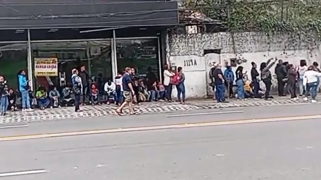 fila para atendimento em sindicado de são gonçalo
