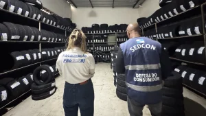 Loja de pneus é autuada pelo Procon no Rio
