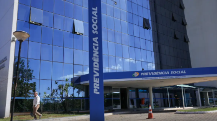 Nova norma permite que beneficiários sem registro facial nas bases do governo autorizem o empréstimo pelo aplicativo Meu INSS.