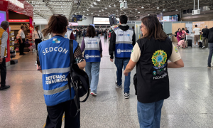 Restaurantes e transporte de passageiros são alvo de fiscalização no Galeão