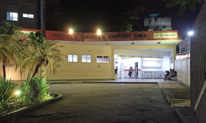 Idosa aguarda ressonância magnética em hospital de Niterói