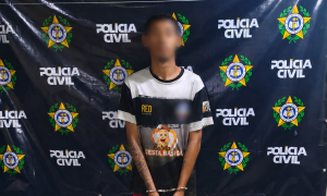 Prisão em São Gonçalo ocorreu após denúncia feita por gestante à Polícia Civil. Caso foi registrado com base na Lei Maria da Penha.