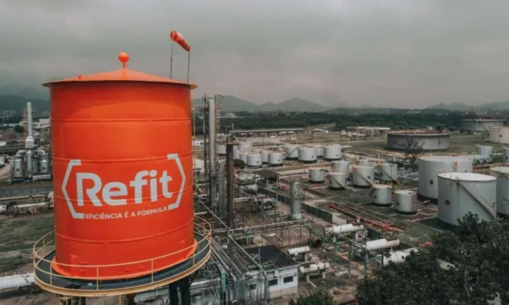 Estado pede falência da Refit por dívida de R$ 25,7 bilhões