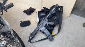 Operação no Quitungo resulta na prisão de um suspeito e na apreensão de um fuzil durante ação da Polícia Civil na Zona Norte do Rio.