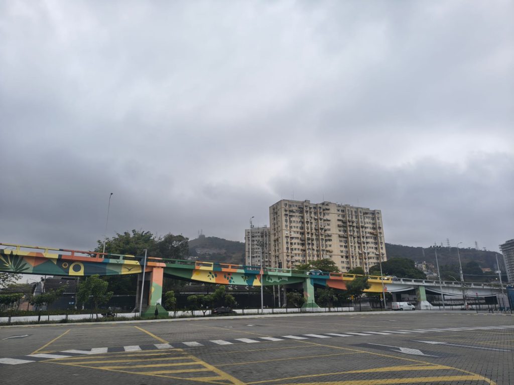 Niterói, São Gonçalo e Rio de Janeiro têm manhã de céu encoberto nesta sexta-feira (14); instabilidade deve ganhar força à tarde e à noite.