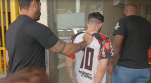 Investigado foi localizado na RJ-104, após meses sendo procurado pela Justiça; prisão preventiva foi cumprida pela 74ª DP.