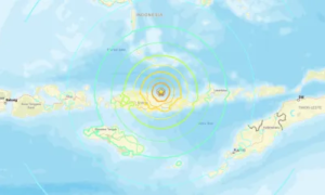 Terremoto de magnitude 7,7 atinge Indonésia e acende alerta de tsunami