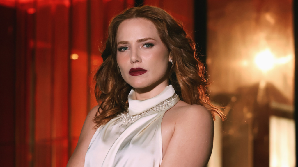 Adriana volta mais poderosa e ameaça o reinado de Ingrid em 'Quem Ama Cuida'
