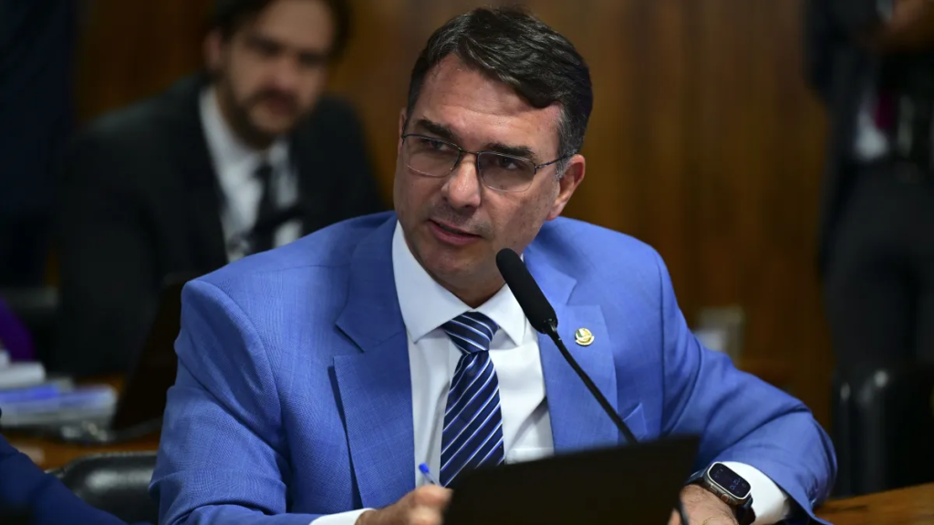 Flávio Bolsonaro pede a Fux para derrubar post sobre Nossa Senhora Aparecida