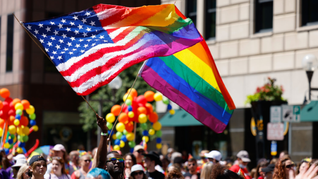 Trump revoga lei que protegia alunos LGBTI+ nos Estados Unidos
