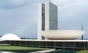 Senado aprova MP sobre o fim da taxa das 'blusinhas'