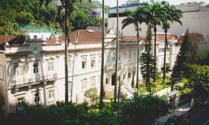 Confusão em colégio religioso de Niterói vira caso de polícia