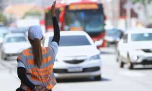 Niterói monta esquema especial de trânsito para desfile de feriado
