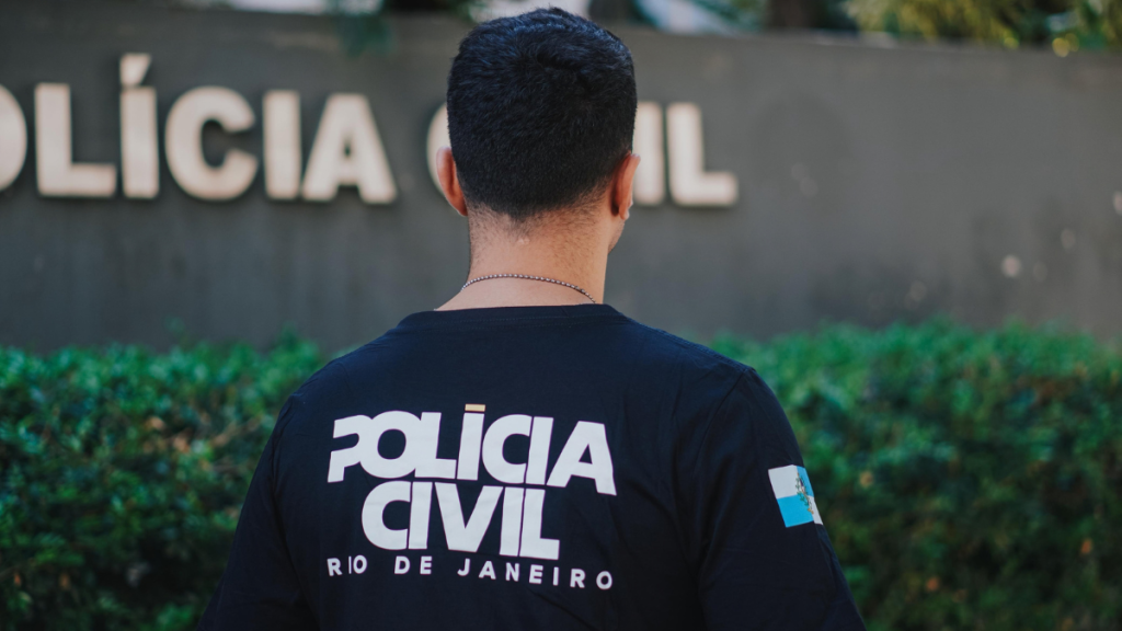 Recepcionista acusada de desviar R$ 30 mil de academia é presa no Rio