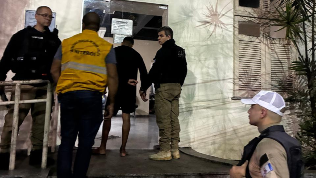 Após assaltar pedestre, homem é preso momentos depois em Niterói