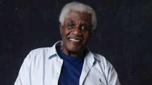 Tony Tornado é homenageado com a Medalha Tiradentes pela Alerj