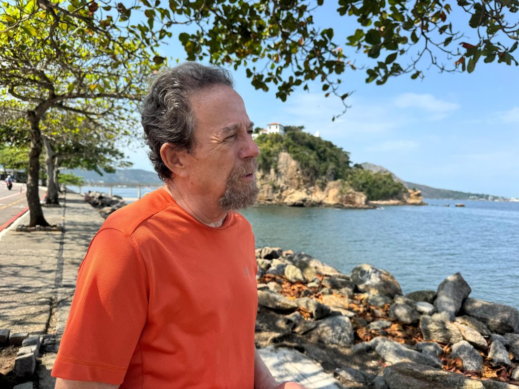 Outro cidadão do Rio de Janeiro participando da reportagem.