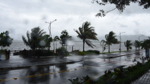 Rio alerta para madrugada de ventania e chuva forte