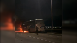 Ônibus incendiado na Ponte Rio-Niterói