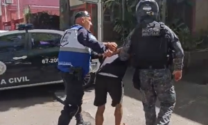 Fuga de moto termina com granada e drogas apreendidas no Rio