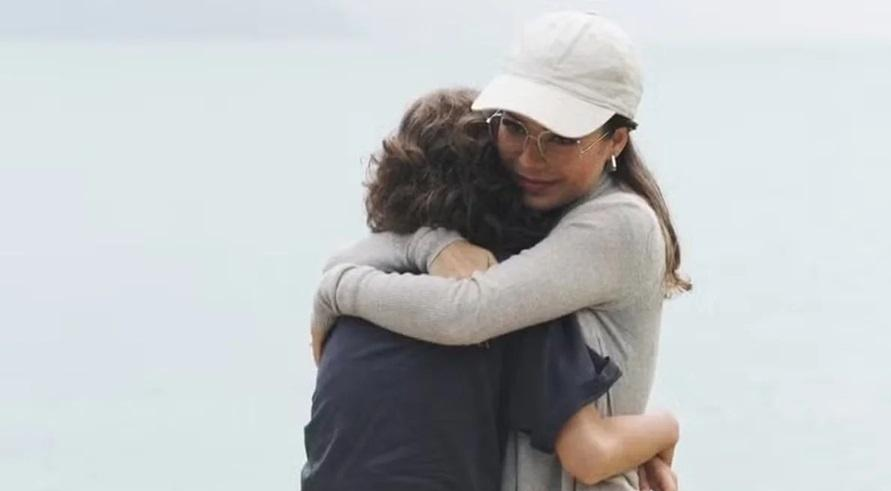 Cantora contou que decisão tomada com Lucas Lima desde o nascimento do menino gerou críticas e até receio de impacto sobre sua carreira.