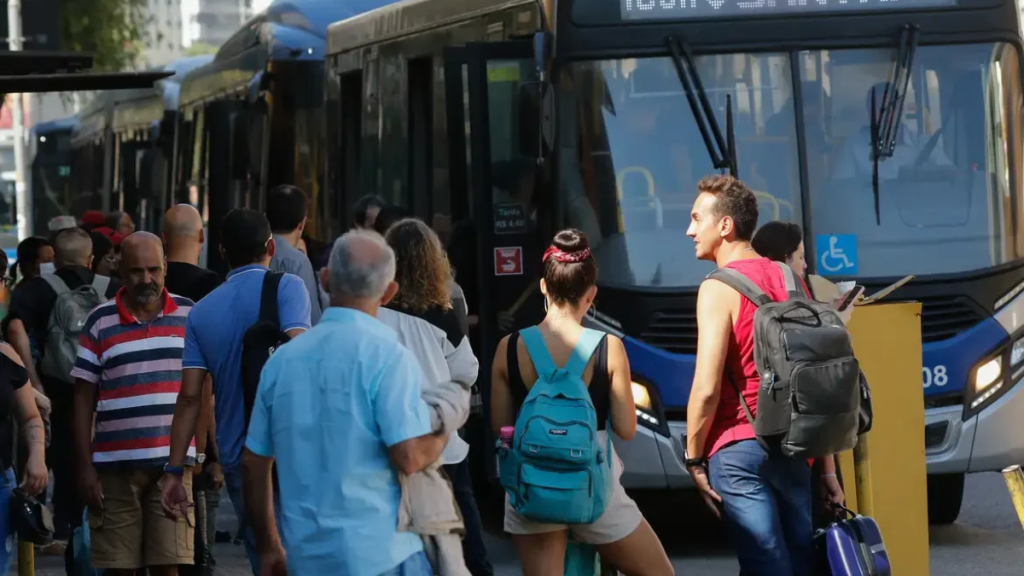 Greve de motoristas de ônibus afeta mais de 260 mil passageiros na Zona Sul de São Paulo
