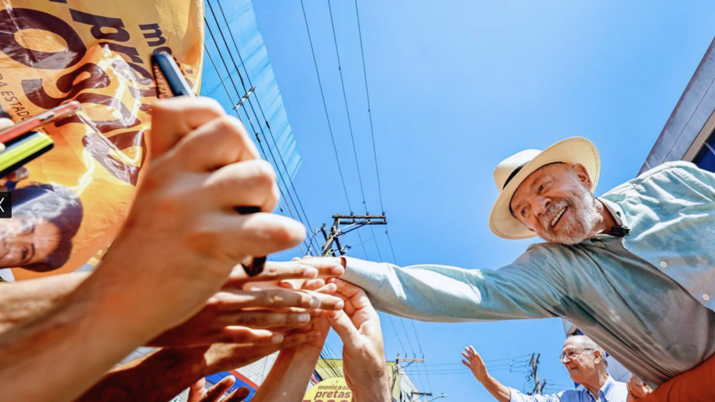 Lula é reeleito e encontra Congresso virado à direita e crise de ministros no Supremo
