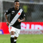 Robert Renan, do Vasco, sofre acidente de carro no Rio